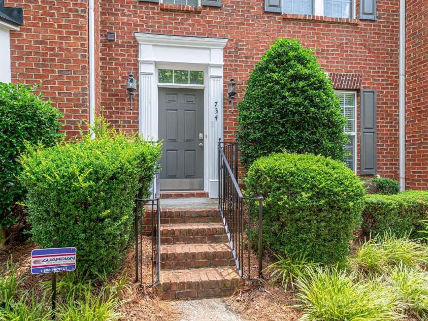 734 Naramore Street, Davidson, NC 28036.  MLS# CAR4276435, YatesRealty ID 28288. 