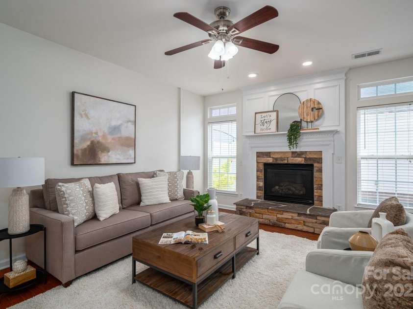 734 Naramore Street, Davidson, NC 28036.  MLS# CAR4276435, YatesRealty ID 28288. 