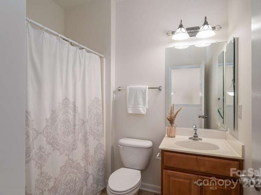 734 Naramore Street, Davidson, NC 28036.  MLS# CAR4276435, YatesRealty ID 28288. 