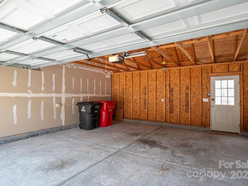 734 Naramore Street, Davidson, NC 28036.  MLS# CAR4276435, YatesRealty ID 28288. 