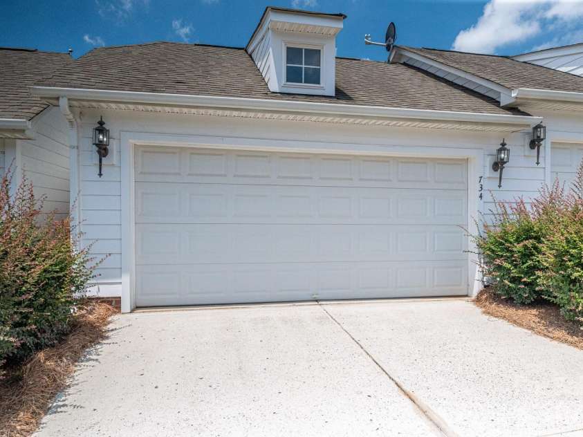 734 Naramore Street, Davidson, NC 28036.  MLS# CAR4276435, YatesRealty ID 28288. 