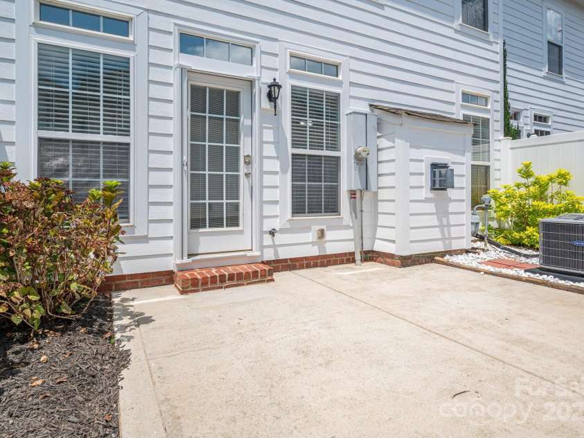 734 Naramore Street, Davidson, NC 28036.  MLS# CAR4276435, YatesRealty ID 28288. 