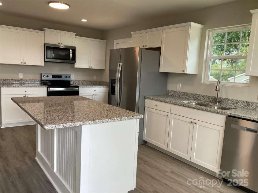 1537 POSTON Circle, Gastonia, NC 28054.  MLS# CAR4237260, YatesRealty ID 2829. 