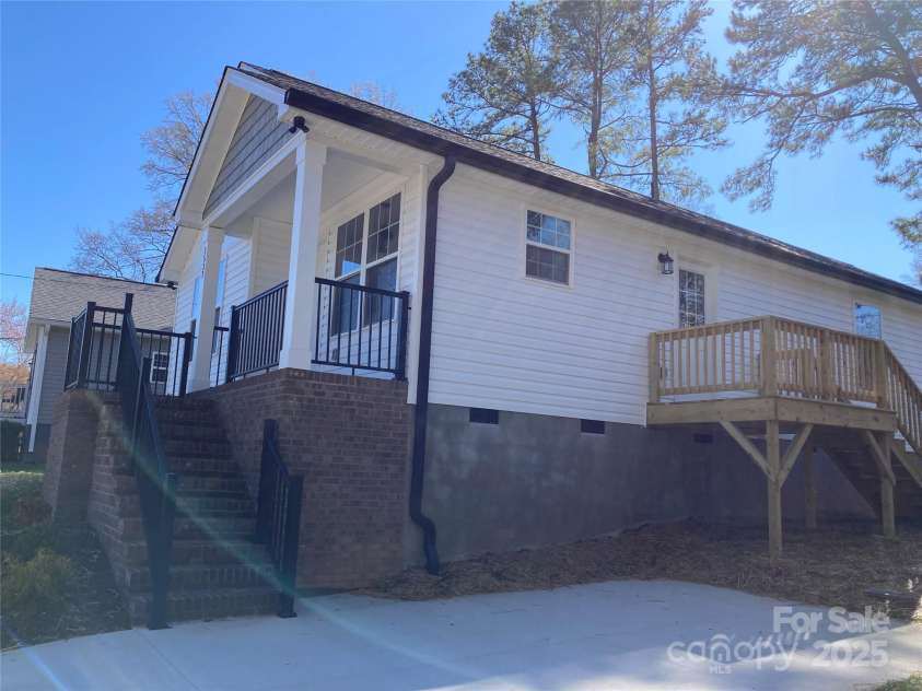 1537 POSTON Circle, Gastonia, NC 28054.  MLS# CAR4237260, YatesRealty ID 2829. 