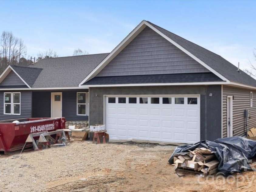 17 Baileys Cove Road, Marshall, NC 28753.  MLS# CAR4347233, YatesRealty ID 2829. 