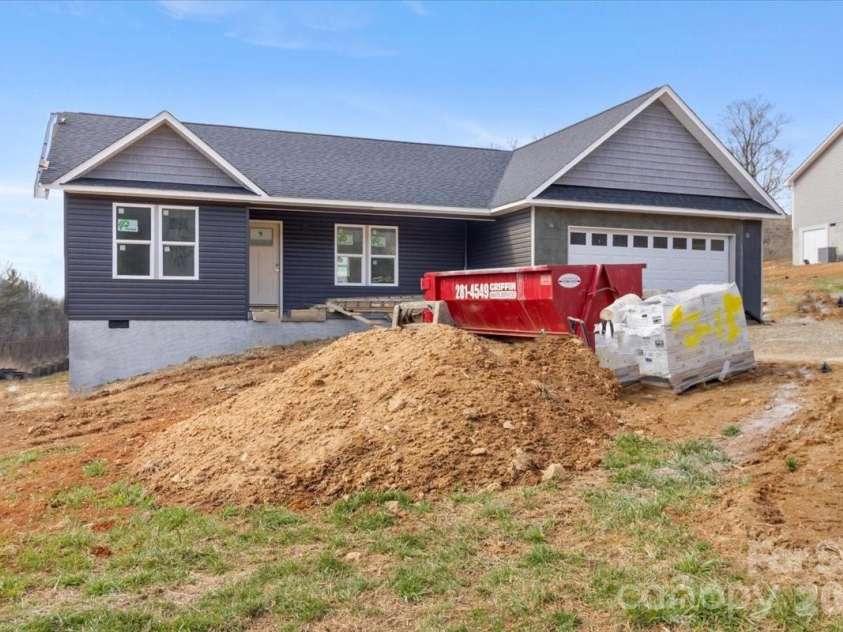 17 Baileys Cove Road, Marshall, NC 28753.  MLS# CAR4347233, YatesRealty ID 2829. 