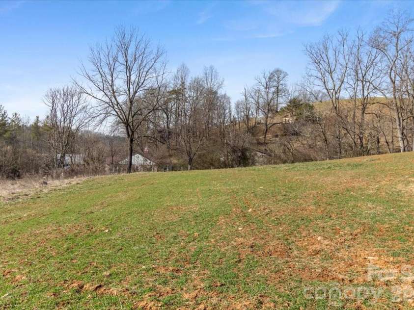 17 Baileys Cove Road, Marshall, NC 28753.  MLS# CAR4347233, YatesRealty ID 2829. 