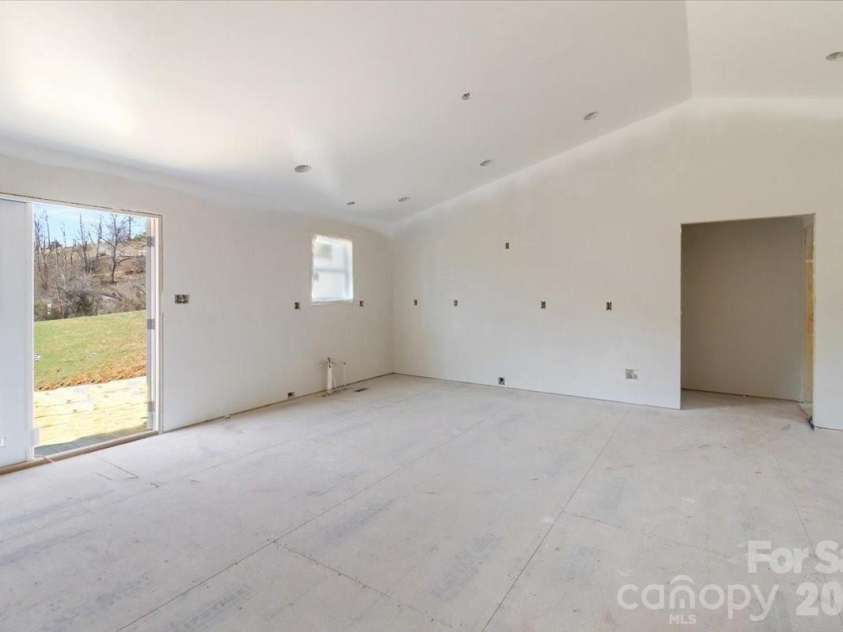 17 Baileys Cove Road, Marshall, NC 28753.  MLS# CAR4347233, YatesRealty ID 2829. 