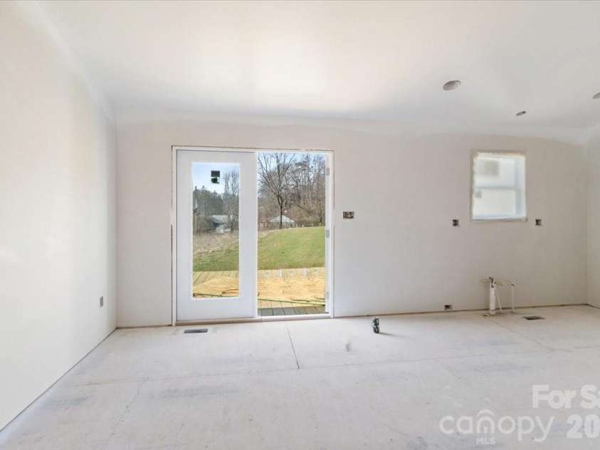 17 Baileys Cove Road, Marshall, NC 28753.  MLS# CAR4347233, YatesRealty ID 2829. 