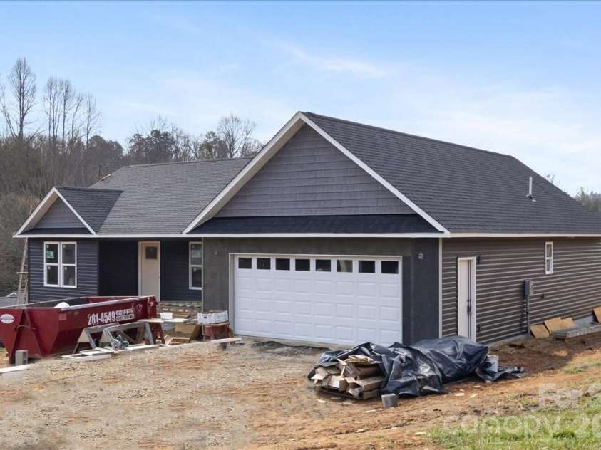 17 Baileys Cove Road, Marshall, NC 28753.  MLS# CAR4347233, YatesRealty ID 2829. 