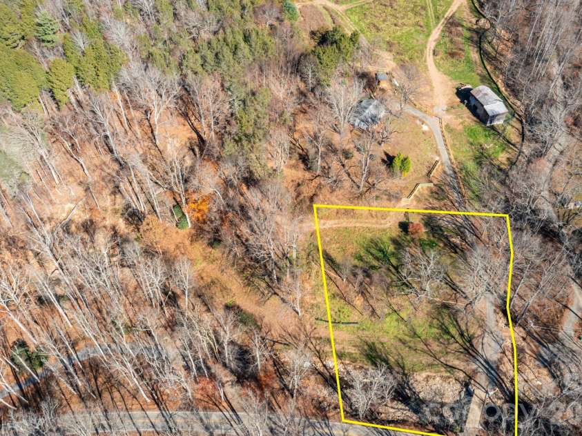 190 Blackberry Inn Road, Weaverville, NC 28787.  MLS# CAR4325654, YatesRealty ID 2829. 