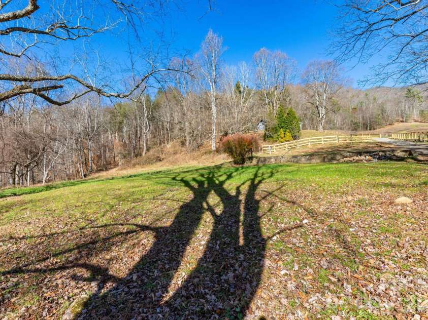 190 Blackberry Inn Road, Weaverville, NC 28787.  MLS# CAR4325654, YatesRealty ID 2829. 