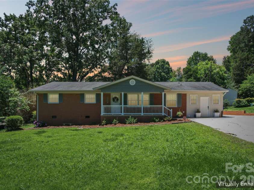 8420 Wilson Woods Drive, Charlotte, NC 28227.  MLS# CAR4390255, YatesRealty ID 28291. 