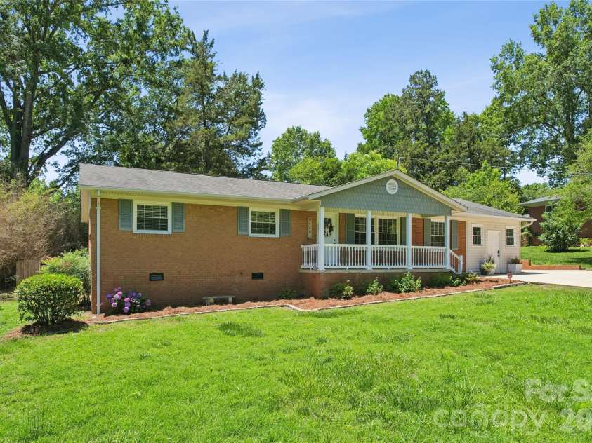 8420 Wilson Woods Drive, Charlotte, NC 28227.  MLS# CAR4390255, YatesRealty ID 28291. 
