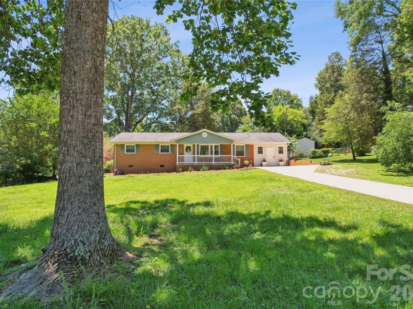 8420 Wilson Woods Drive, Charlotte, NC 28227.  MLS# CAR4390255, YatesRealty ID 28291. 