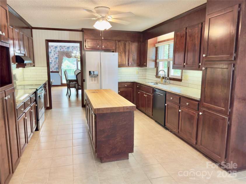 2191 Wynbourne Drive, Gastonia, NC 28056.  MLS# CAR4271244, YatesRealty ID 28292. 
