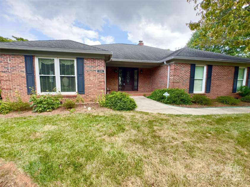 2191 Wynbourne Drive, Gastonia, NC 28056.  MLS# CAR4271244, YatesRealty ID 28292. 