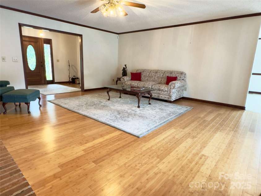 2191 Wynbourne Drive, Gastonia, NC 28056.  MLS# CAR4271244, YatesRealty ID 28292. 