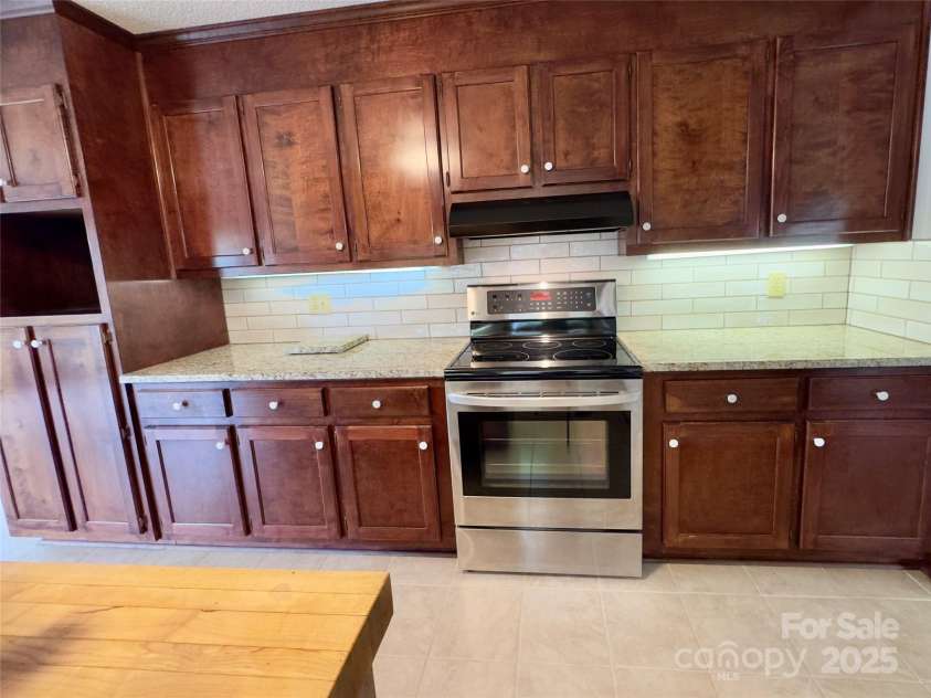 2191 Wynbourne Drive, Gastonia, NC 28056.  MLS# CAR4271244, YatesRealty ID 28292. 