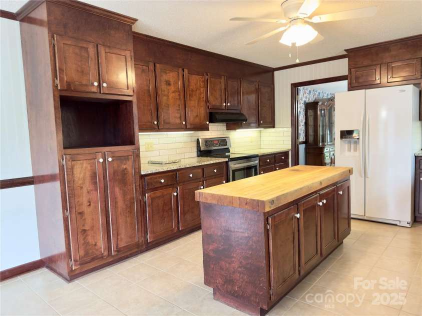 2191 Wynbourne Drive, Gastonia, NC 28056.  MLS# CAR4271244, YatesRealty ID 28292. 