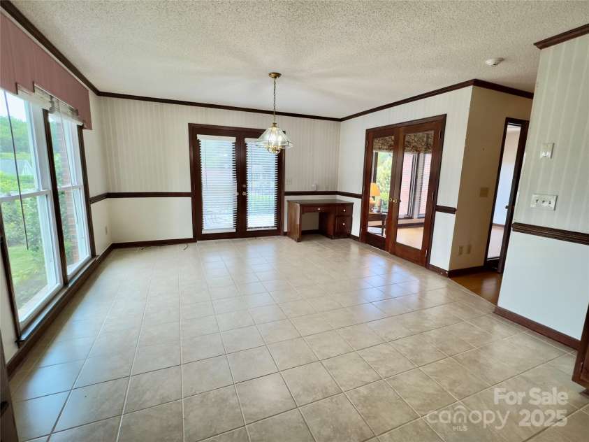 2191 Wynbourne Drive, Gastonia, NC 28056.  MLS# CAR4271244, YatesRealty ID 28292. 