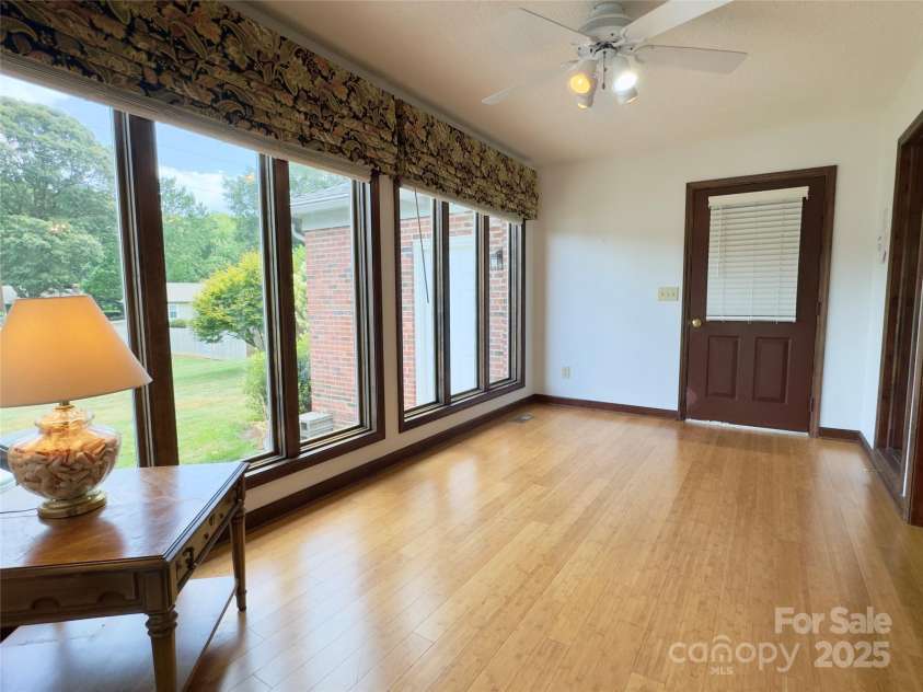 2191 Wynbourne Drive, Gastonia, NC 28056.  MLS# CAR4271244, YatesRealty ID 28292. Sunroom