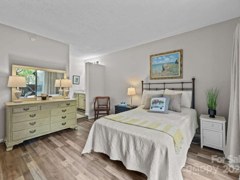 9033 J M Keynes Drive, Charlotte, NC 28262.  MLS# CAR4292909, YatesRealty ID 28293. 