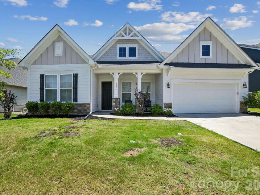 8096 Woodline Lane, Denver, NC 28037.  MLS# CAR4390551, YatesRealty ID 28294. 