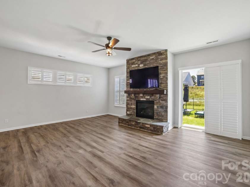 8096 Woodline Lane, Denver, NC 28037.  MLS# CAR4390551, YatesRealty ID 28294. 