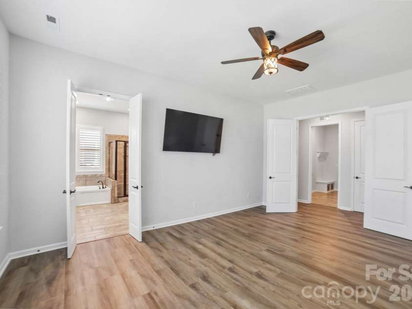 8096 Woodline Lane, Denver, NC 28037.  MLS# CAR4390551, YatesRealty ID 28294. 