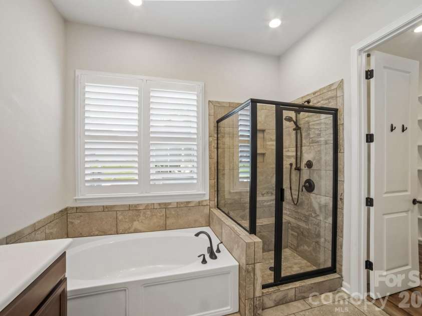 8096 Woodline Lane, Denver, NC 28037.  MLS# CAR4390551, YatesRealty ID 28294. 