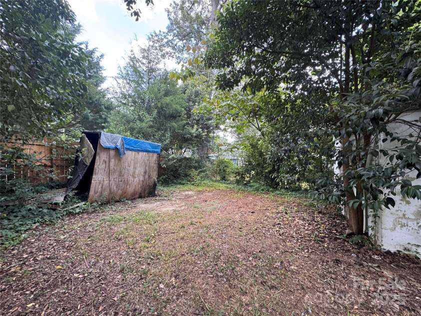 100 Gardner Avenue, Charlotte, NC 28208.  MLS# CAR4285263, YatesRealty ID 28295. 