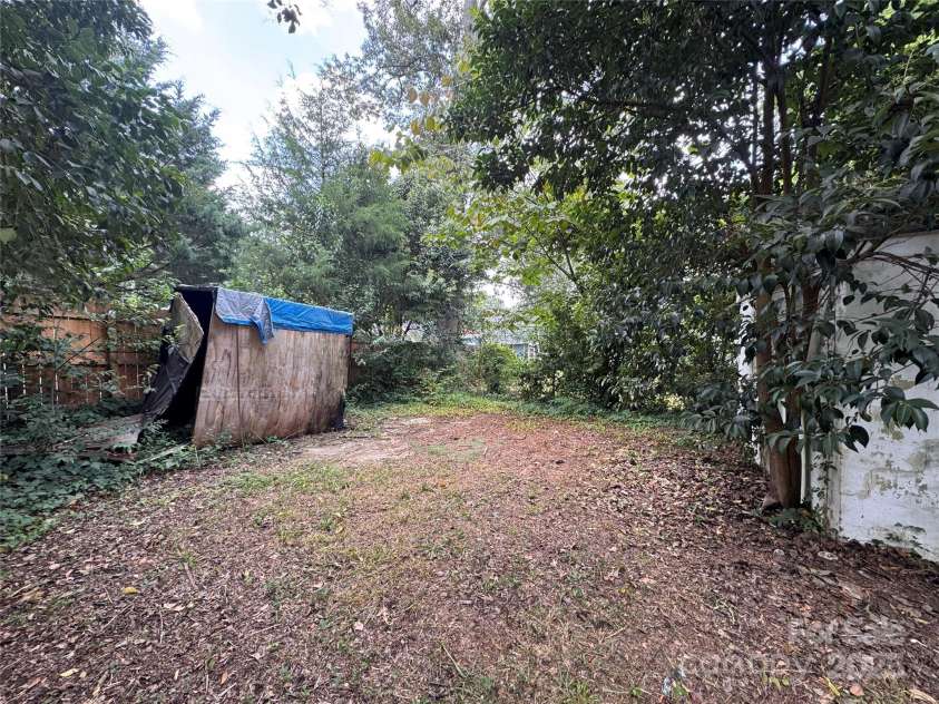 100 Gardner Avenue, Charlotte, NC 28208.  MLS# CAR4285263, YatesRealty ID 28295. 