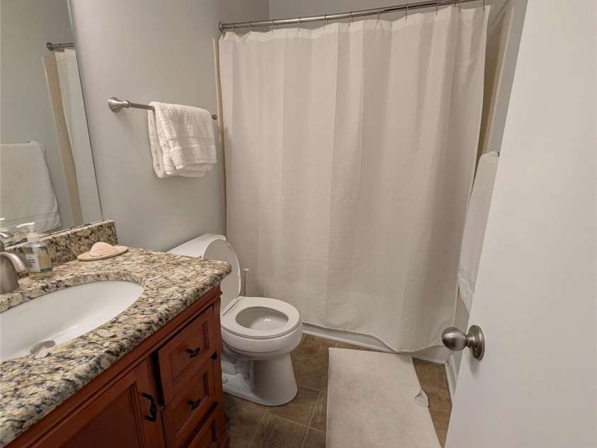 1600 Sharon Road, Charlotte, NC 28210.  MLS# CAR4390327, YatesRealty ID 28296. Bathroom #2
