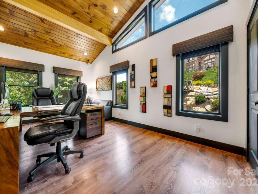 41 Ben Lippen School Road, Asheville, NC 28806.  MLS# CAR4276960, YatesRealty ID 28296. 