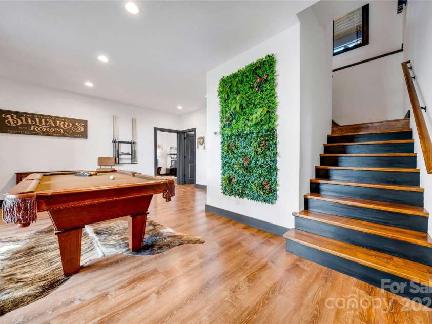 41 Ben Lippen School Road, Asheville, NC 28806.  MLS# CAR4276960, YatesRealty ID 28296. 