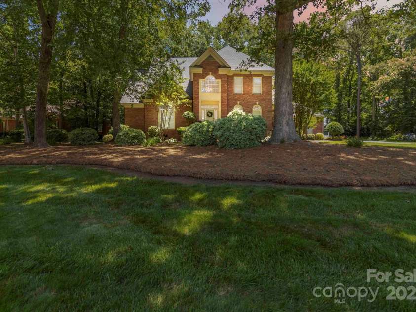 1520 Cureton Drive, Rock Hill, SC 29732.  MLS# CAR4264365, YatesRealty ID 28297. 