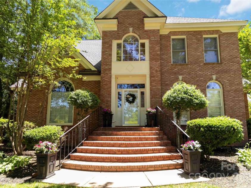 1520 Cureton Drive, Rock Hill, SC 29732.  MLS# CAR4264365, YatesRealty ID 28297. 