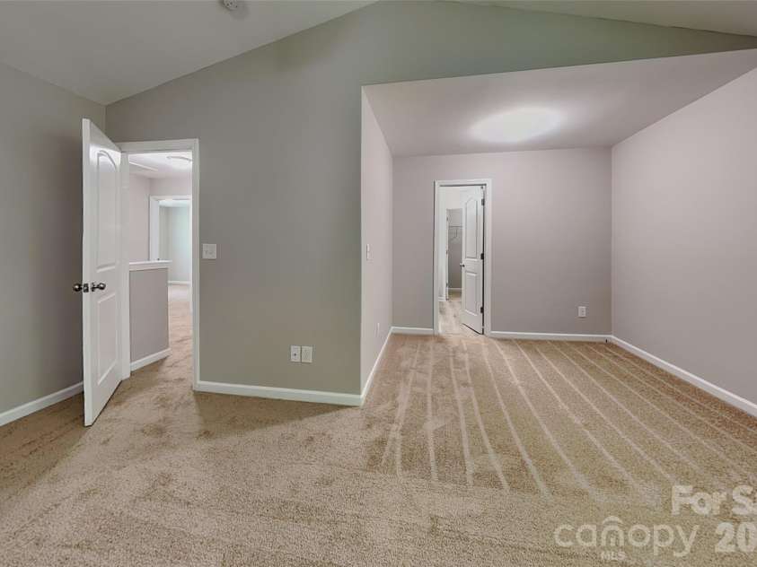 5505 Lee Marie Lane, Charlotte, NC 28269.  MLS# CAR4390449, YatesRealty ID 28297. 