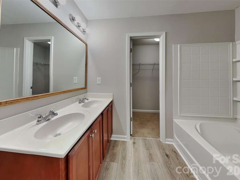 5505 Lee Marie Lane, Charlotte, NC 28269.  MLS# CAR4390449, YatesRealty ID 28297. 