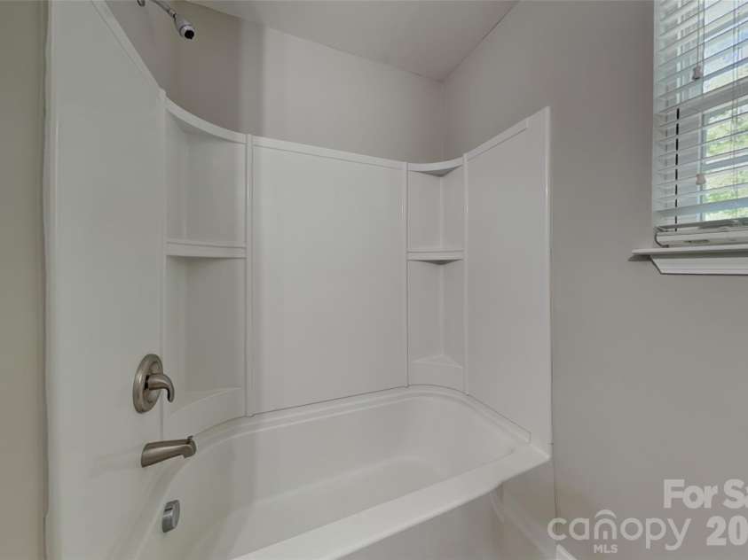 5505 Lee Marie Lane, Charlotte, NC 28269.  MLS# CAR4390449, YatesRealty ID 28297. 