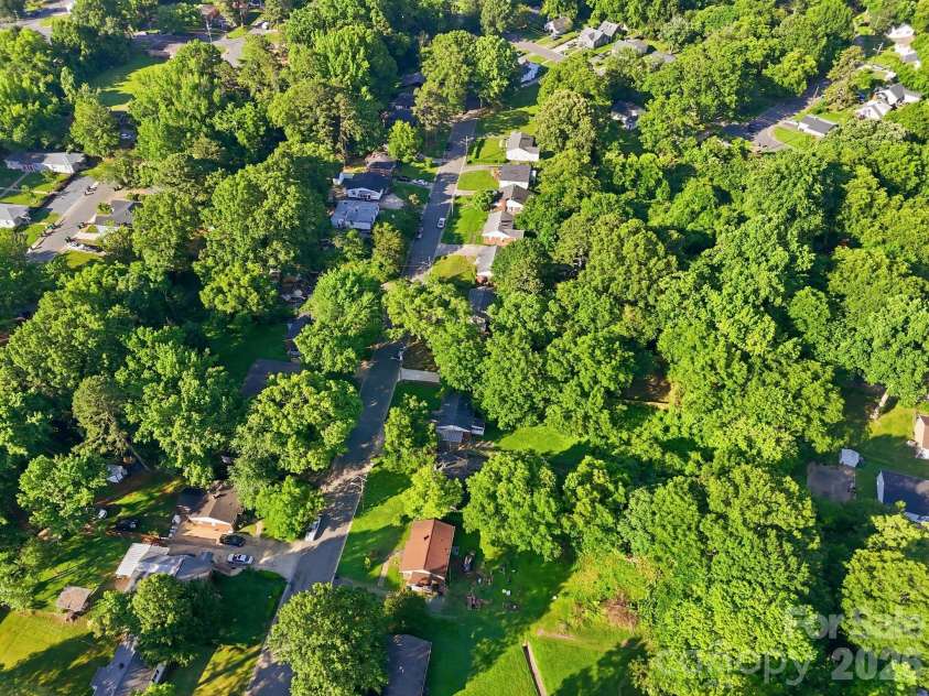2505 Druid Hills Way, Charlotte, NC 28206.  MLS# CAR4390568, YatesRealty ID 28298. 