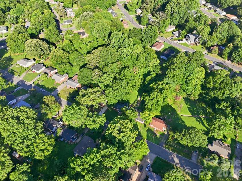 2505 Druid Hills Way, Charlotte, NC 28206.  MLS# CAR4390568, YatesRealty ID 28298. 