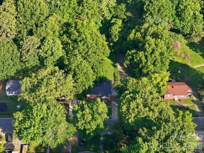 2505 Druid Hills Way, Charlotte, NC 28206.  MLS# CAR4390568, YatesRealty ID 28298. 