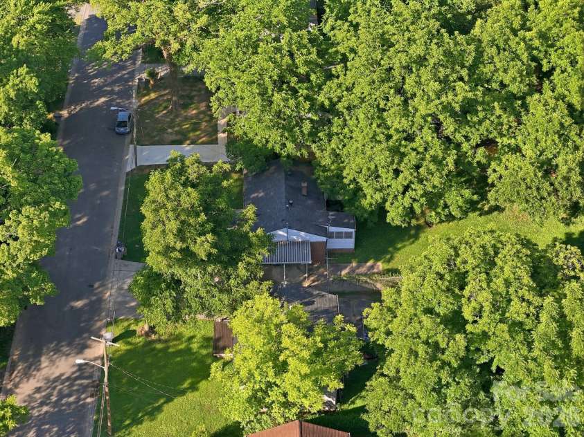 2505 Druid Hills Way, Charlotte, NC 28206.  MLS# CAR4390568, YatesRealty ID 28298. 