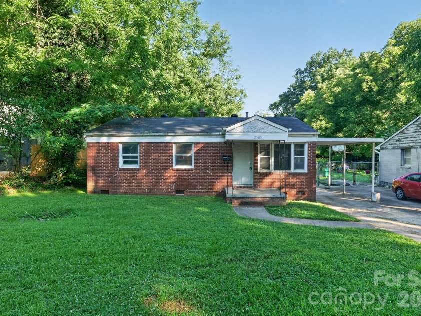 2505 Druid Hills Way, Charlotte, NC 28206.  MLS# CAR4390568, YatesRealty ID 28298. 