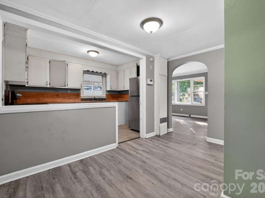 2505 Druid Hills Way, Charlotte, NC 28206.  MLS# CAR4390568, YatesRealty ID 28298. 