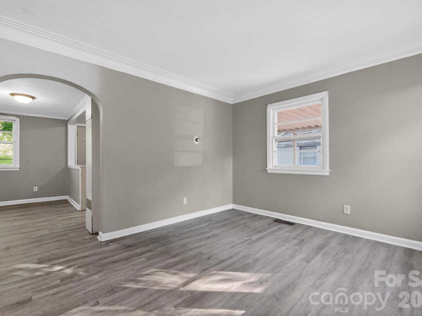 2505 Druid Hills Way, Charlotte, NC 28206.  MLS# CAR4390568, YatesRealty ID 28298. 