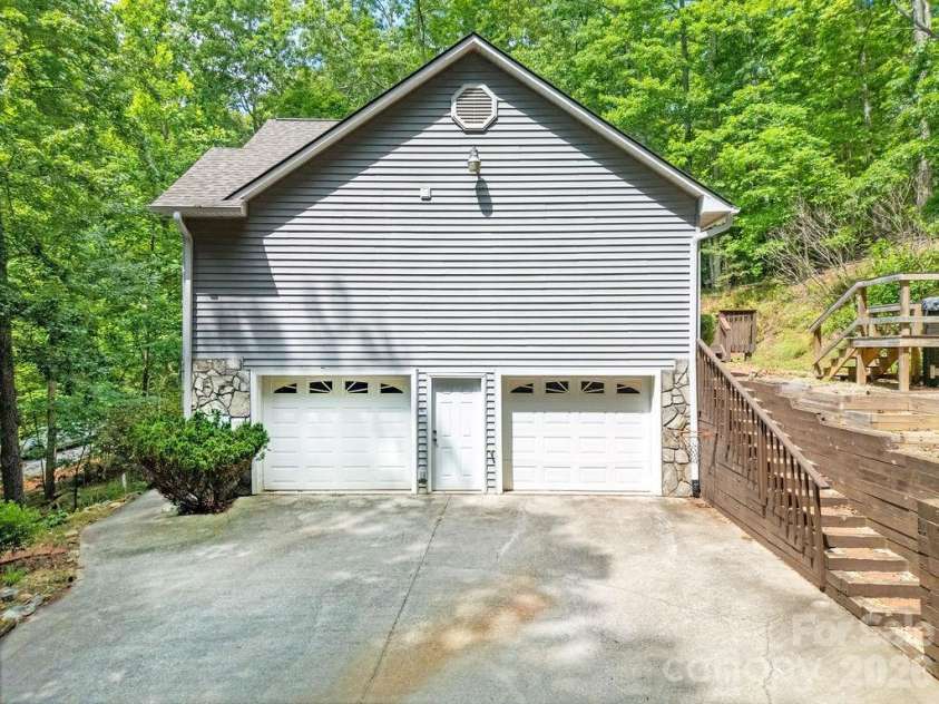 144 Lakeland Drive, Pisgah Forest, NC 28768.  MLS# CAR4389225, YatesRealty ID 28299. 