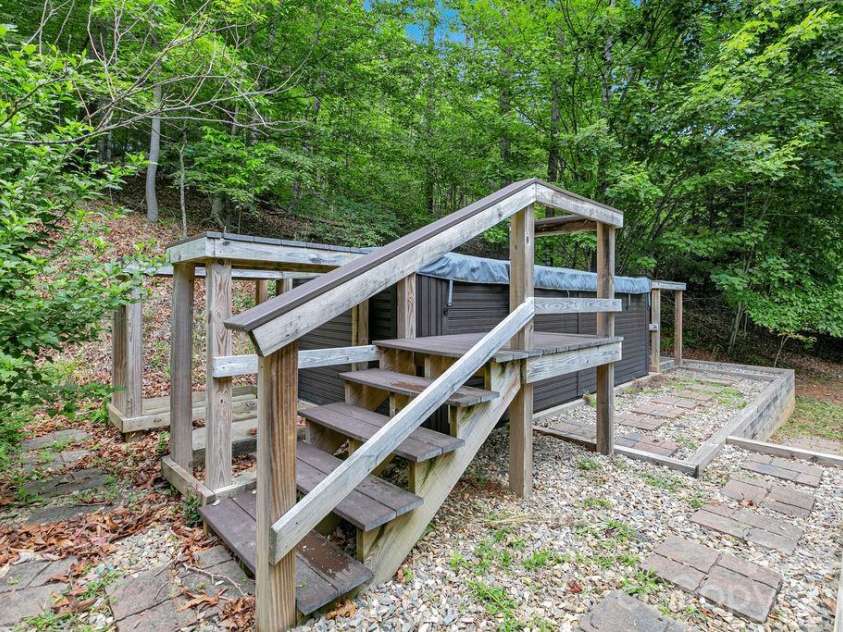 144 Lakeland Drive, Pisgah Forest, NC 28768.  MLS# CAR4389225, YatesRealty ID 28299. 